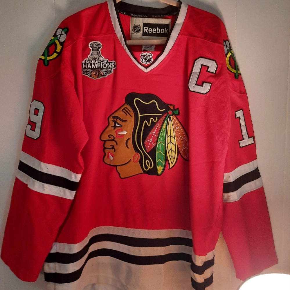 Chicago blackhawks team jersey